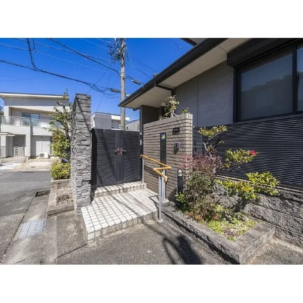 名古屋市天白区平針南１丁目 玄関