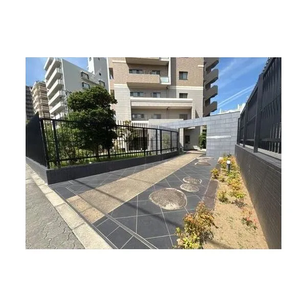 ヴェリテ帝塚山万代 共用部_エントランスアプローチ