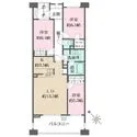 コルティーレ山手町グランドエステート 陽当り良好な南西向き。ウォークインクローゼットなど、全居室に収納有り。玄関前にポーチがございます。