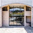 コルティーレ山手町グランドエステート 共用部には、日中忙しい方も嬉しい宅配ボックスやオートロックが備わっています。24時間ゴミ出し可能。