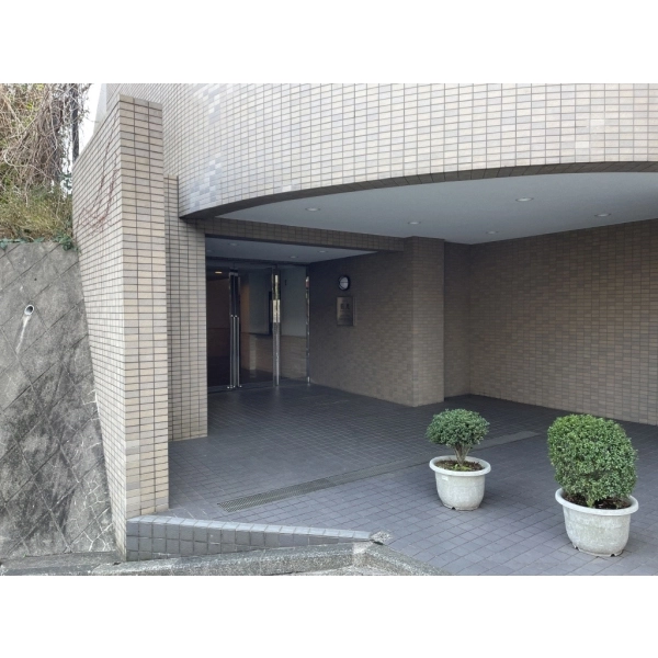 ライツ鶴見ガーデンヒルズ エントランス