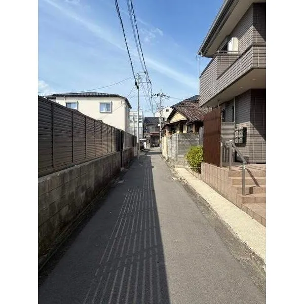 京都市左京区田中南大久保町 周囲の様子をお確かめいただき、実際の陽当りや窓の配置を考慮したプランニングをご検討ください。