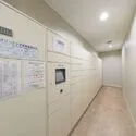 溝の口ガーデンアクアスアクアウィングB棟 不在時でも荷物を受け取る事が可能な、宅配ロッカーあり。