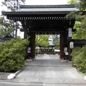 京都市北区小山下総町 御靈神社 (上御霊神社)まで約570ｍ