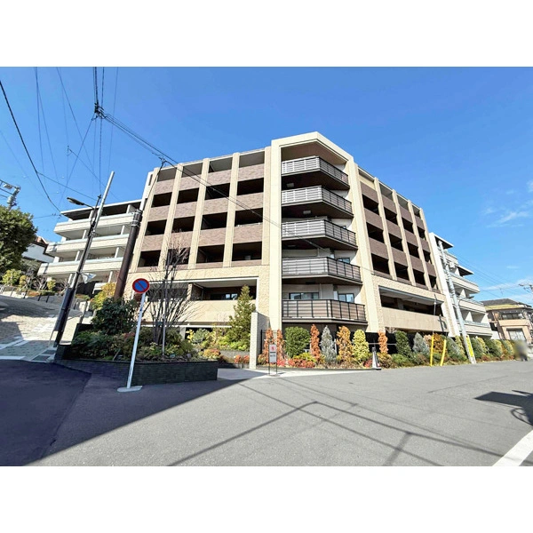 グレンドール新宿牛込柳町 外観