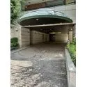 ヴェーゼント赤坂新坂 2001年3月築。管理会社に全部委託・日勤管理されており、共用部は手入れが行き届き、清潔です。