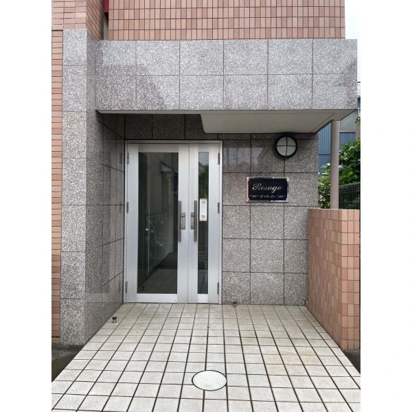 ロザージュ エントランス