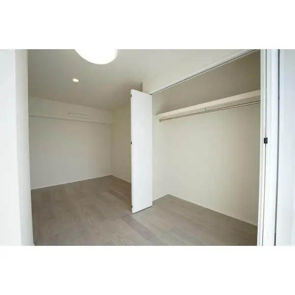 Brillia京都松ヶ崎 洋室(約7.8畳)