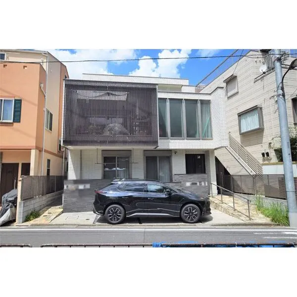 豊島区池袋本町１丁目 都心へのアクセスと暮らしやすさを兼ね備えた、二世帯住宅にも適した邸宅です