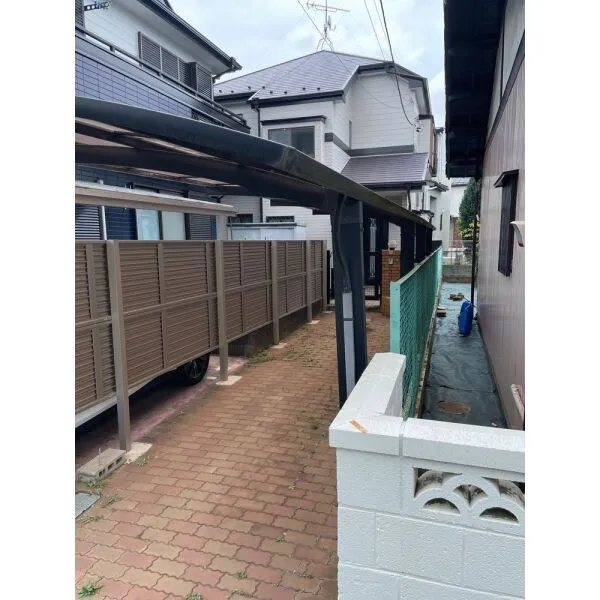 流山市江戸川台西３丁目 駐車場から見た外観