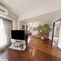 シテヌーブ北千住３０ 明るい掃き出し窓から自然光が差し込み、開放感あふれる空間。隣室との一体利用でゆとりある暮らしを実現。