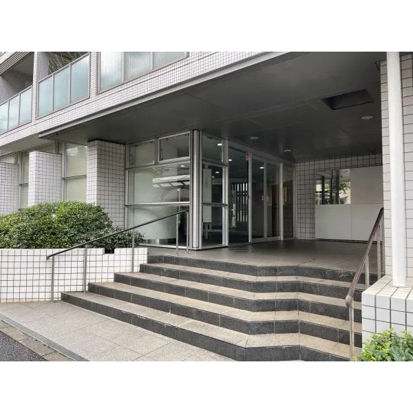 レオニス駒沢公園 エントランス