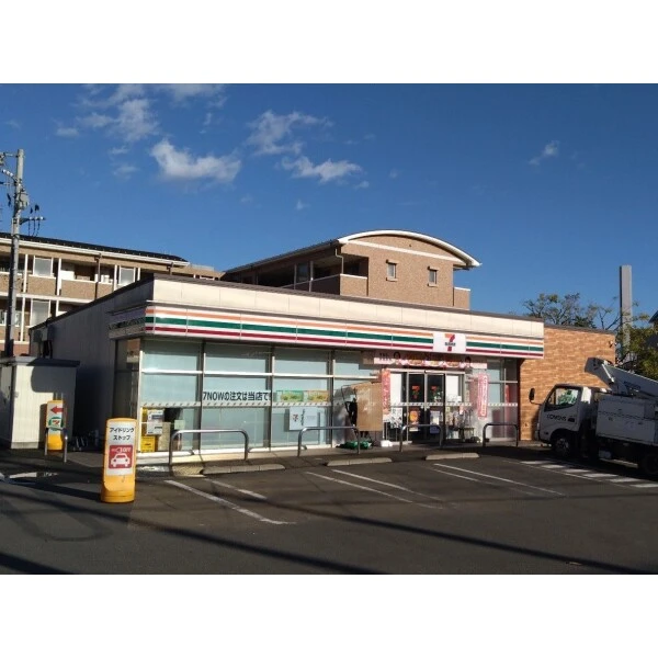 川崎市高津区梶ケ谷３丁目 セブンイレブン川崎梶ケ谷3丁目店（コンビニ）まで約460m（徒歩6分）