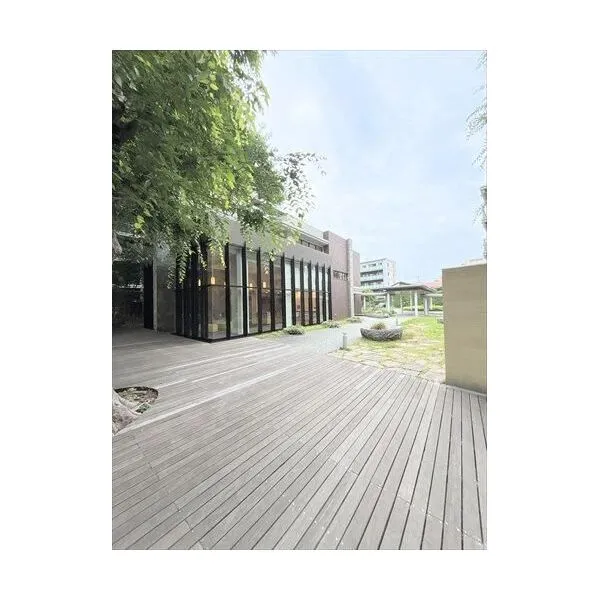 桜堤庭園フェイシア 中庭(2026年6月撮影)