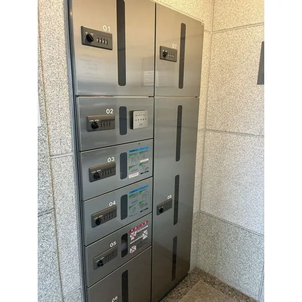 アルテシアン広尾 宅配ボックス