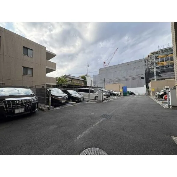 クラッシィハウス府中 駐車場