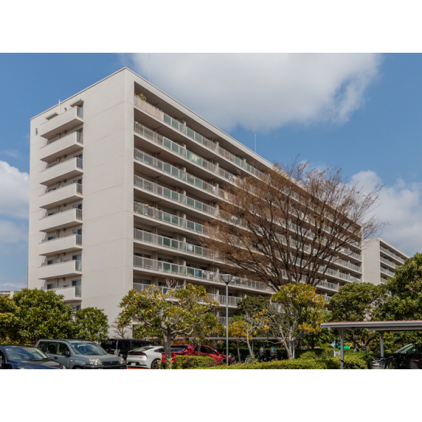 大倉山ハイム８号棟 外観