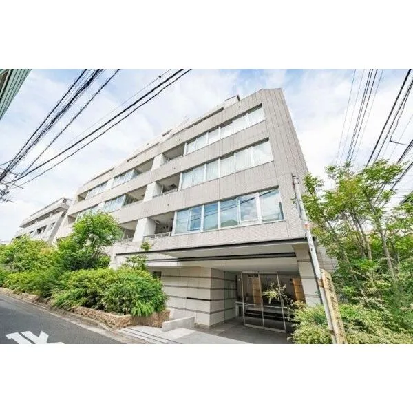 ディアナコート千石丸山町 緑豊かな街並みに調和する低層レジデンス