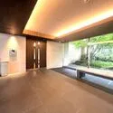 ザ・パークハウス和光市 オートロック付きのエントランス。防犯性に配慮され、居住者の快適な暮らしをサポートします。