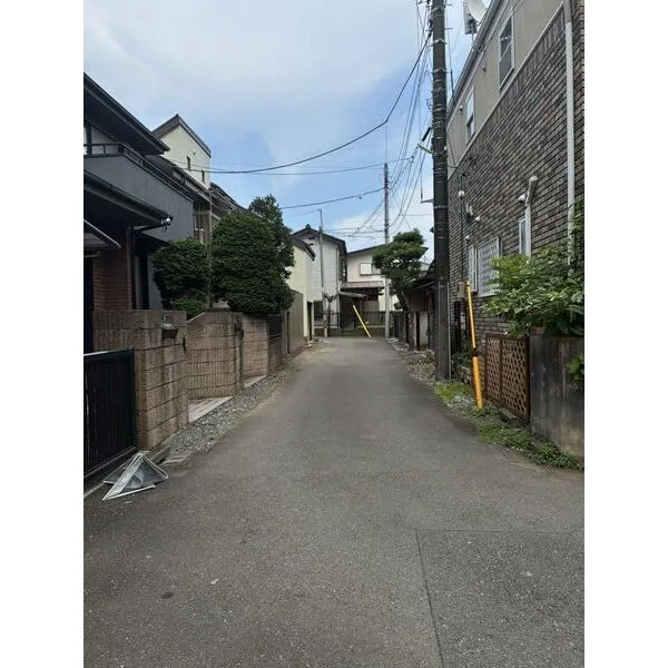 国立市西３丁目 前面道路（2026.7.31撮影）