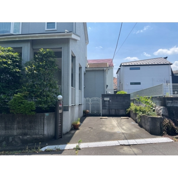 多摩市桜ヶ丘１丁目 駐車スペース