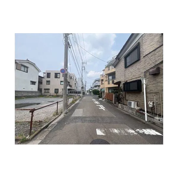 蕨市南町２丁目 前面道路（２０２６年７月撮影）