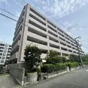 ロイヤルアーク上新庄 鉄筋コンクリー造り8階建て1階部分