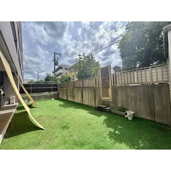 ロイヤルアーク上新庄 専用庭 35.88m2