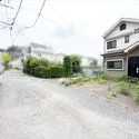 小金井市本町１丁目 前面道路（２０２６年７月撮影）