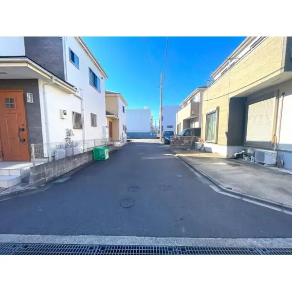 厚木市下依知1丁目 前面道路