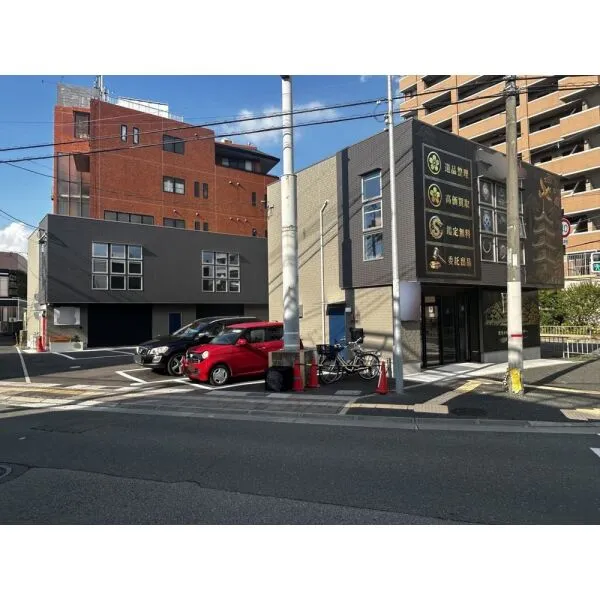 Ones-office富田林若松 前面道路含む外観