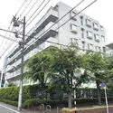 メイゾン仲池上 白を基調としたタイル張りで重厚感のある建物