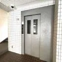メイゾン仲池上 ホールに防犯カメラがあるエレベーター