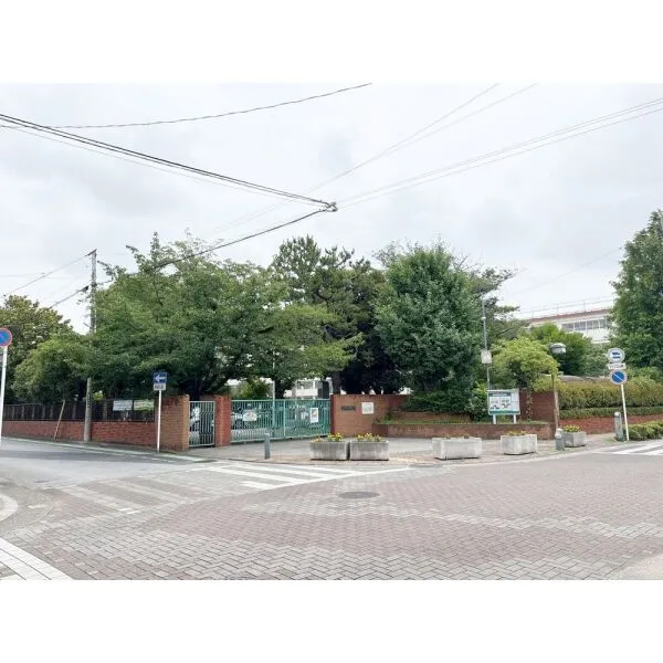 川口市領家2丁目 川口市立領家小学校(小学校)まで約850m(徒歩11分)