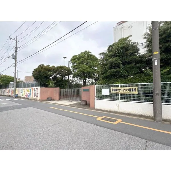川口市領家2丁目 川口市立領家中学校(中学校)まで約210m(徒歩3分)