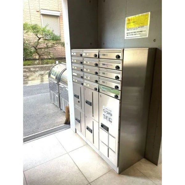 世田谷区新町2丁目 宅配ボックス