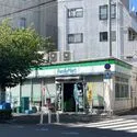 世田谷区新町２丁目 ファミリーマート世田谷新町店（コンビニ）まで約140m（徒歩2分）