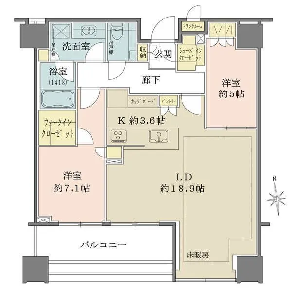 白金ザ・スカイ 34階部分南向き住戸につき、陽当り良好。キッチンには、カップボード・パントリーが備わっております。