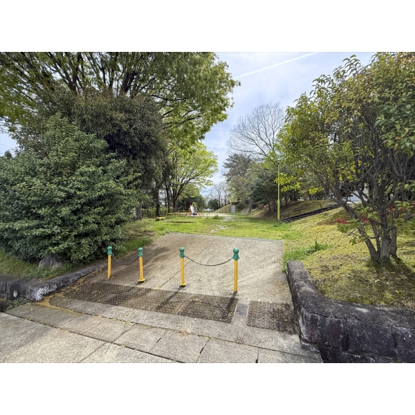 名古屋市名東区新宿2丁目 前山公園(公園)まで約120m(徒歩2分)