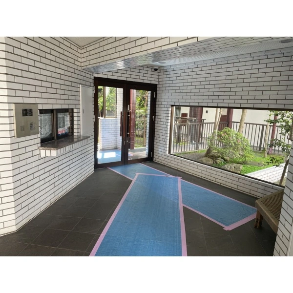 ルーバンハイツ武蔵野 エントランス
