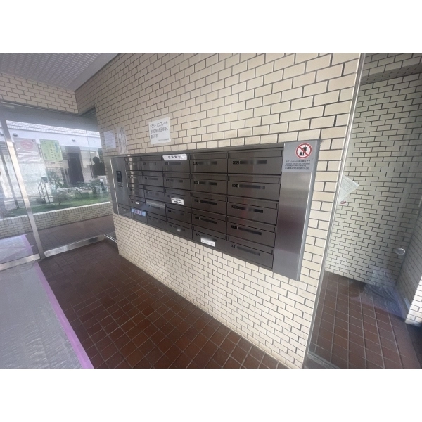 東北沢ハウス メールボックス