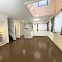 横浜市港北区高田西１丁目 【リビングダイニング】広々約18.75帖のLDKは3面採光で明るい室内。家族の顔が見えやすいリビン…