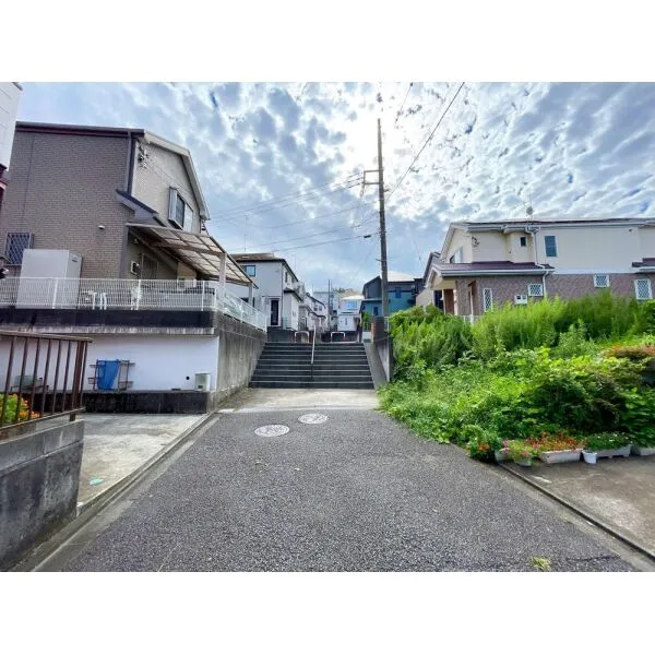 海老名市国分南4丁目 南東側前面道路