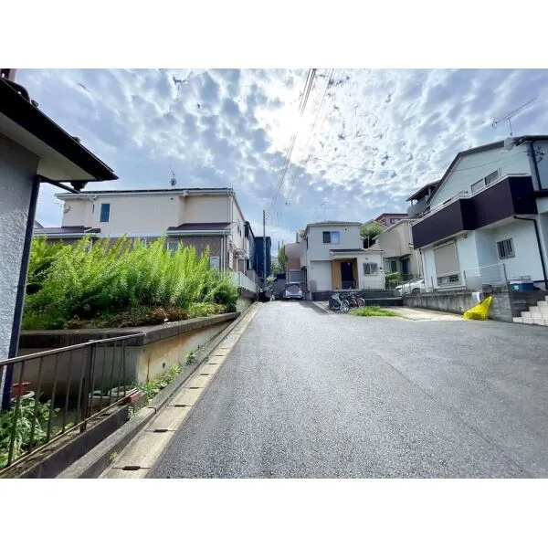 海老名市国分南4丁目 北西側前面道路