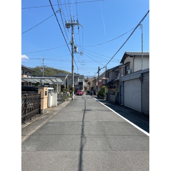 京都市北区上賀茂畔勝町 前面道路（東側を望む）