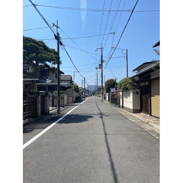 京都市北区上賀茂畔勝町 前面道路（西側を望む）