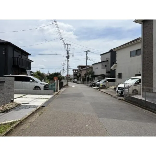 東大和市仲原３丁目 前面道路含む現地写真