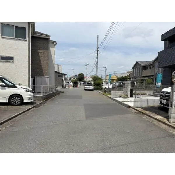 東大和市仲原3丁目 前面道路含む現地写真