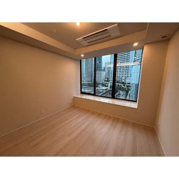 グランスイート麻布台ヒルトップタワー お部屋は11階部分の北東向き住戸、1LDK+納戸の間取りです。