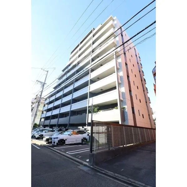 メイツナゴヤドームＷＥＳＴ 落ち着いた色調の外観（南西側から撮影）